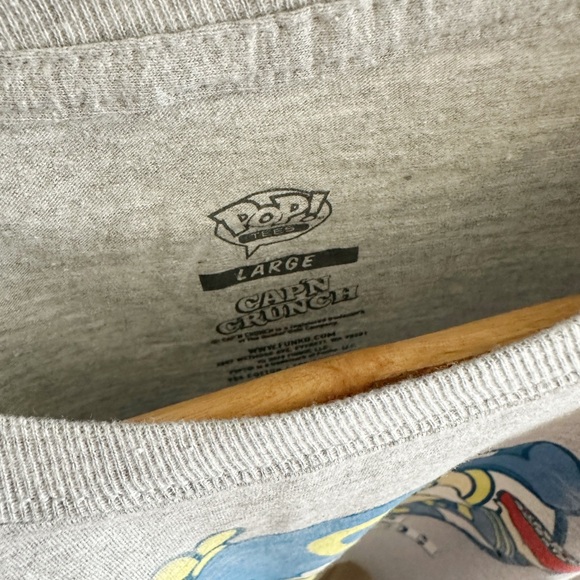 NEW Cap’n Crunch Graphic Tee - Picture 3 of 6